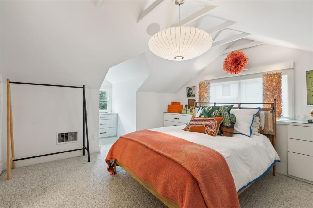 UNIVERSITY HEIGHTS - Residential