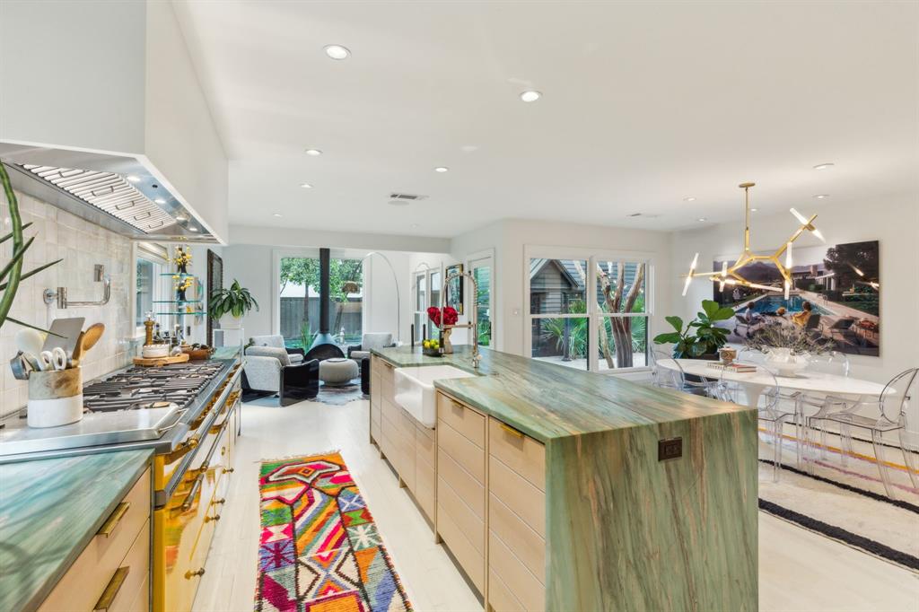 UNIVERSITY HEIGHTS - Residential