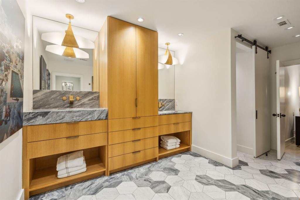 UNIVERSITY HEIGHTS - Residential