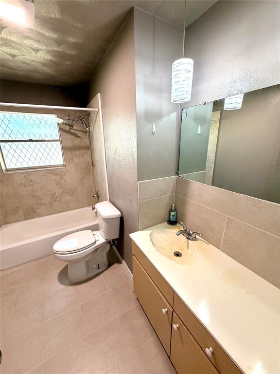 Dallas North Estates Fifth Instl - Residential Lease