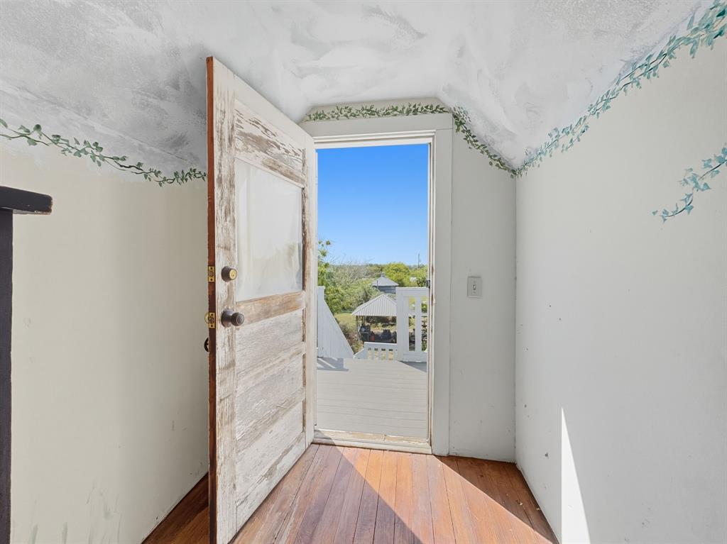 HOWARD - Residential