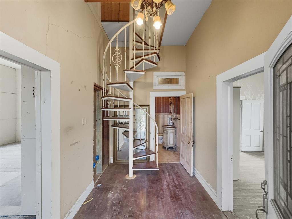 HOWARD - Residential