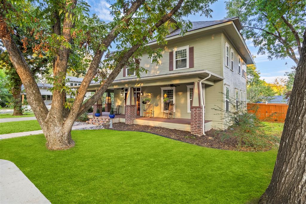 114 E University Avenue