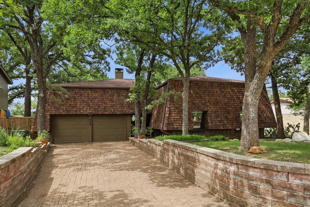 846 Highland Village Road