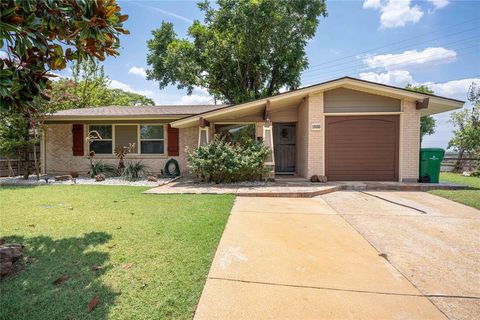 Property photo of 1800 burning tree lane, carrollton, TX 75006