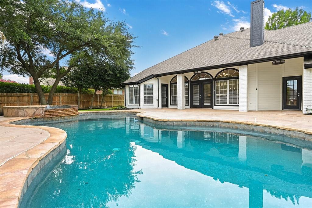 711 Saratoga Drive