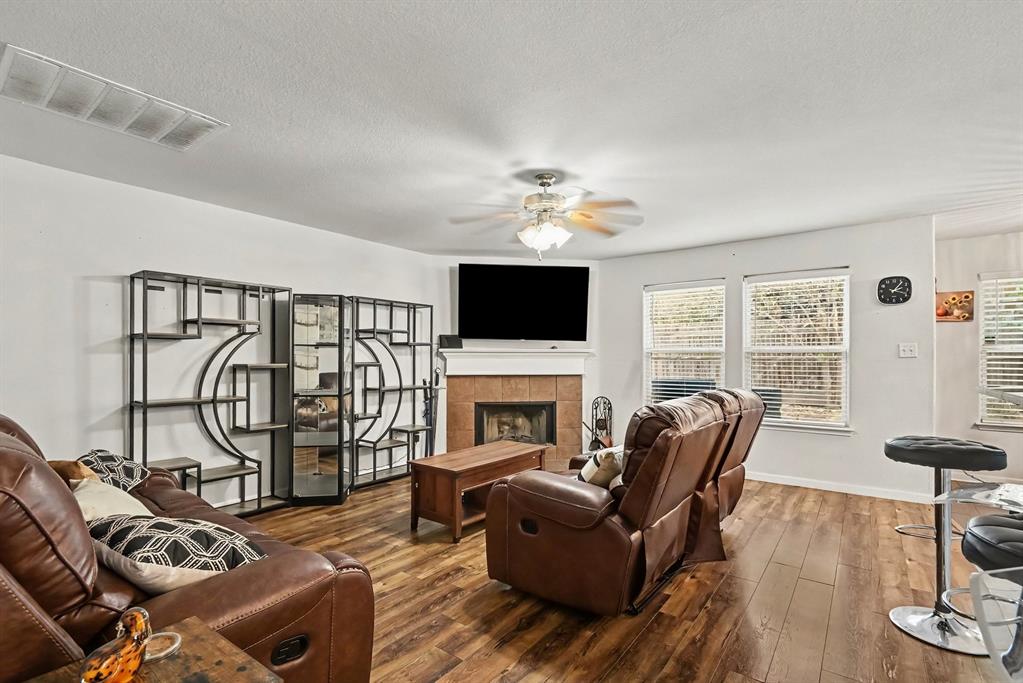 Photo of 4728 Homelands Way, Fort Worth, TX 76135 (MLS # 21386331)