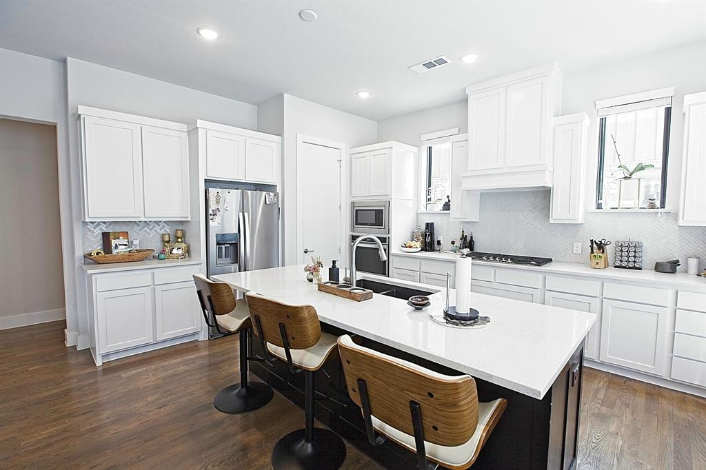 Dallas, Texas 75204, United States, 2 Bedrooms Bedrooms, ,3 BathroomsBathrooms,Residential,Active,212303