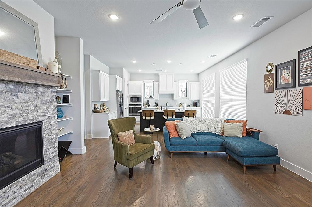 Dallas, Texas 75204, United States, 2 Bedrooms Bedrooms, ,3 BathroomsBathrooms,Residential,Active,212303