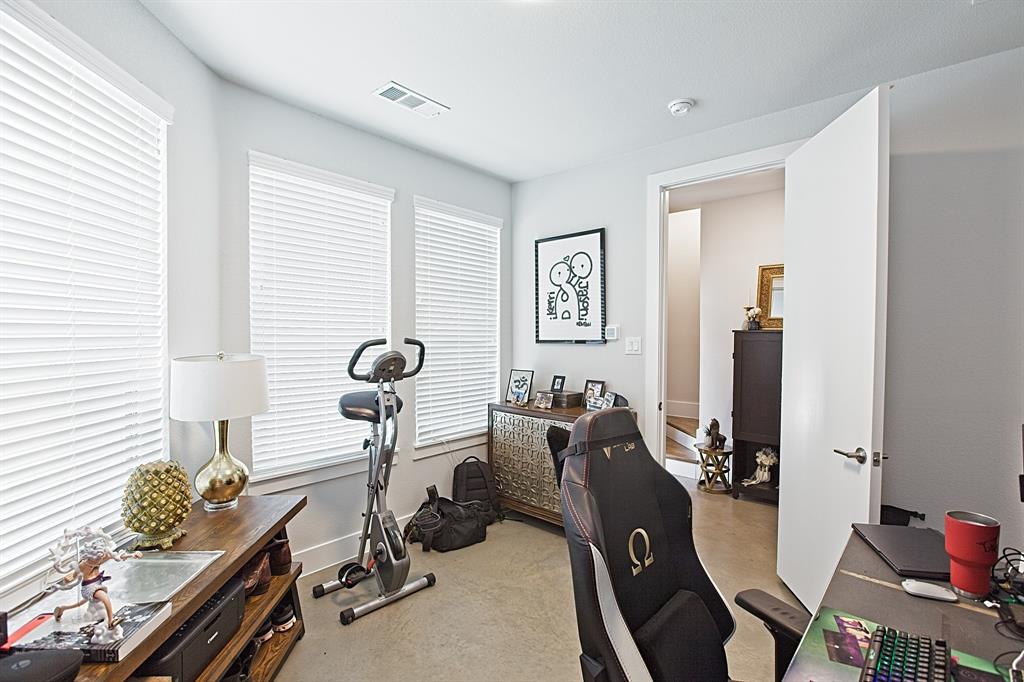 Dallas, Texas 75204, United States, 2 Bedrooms Bedrooms, ,3 BathroomsBathrooms,Residential,Active,212303