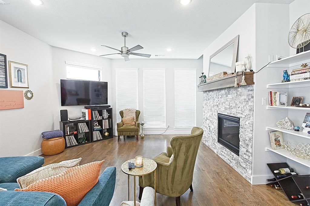 Dallas, Texas 75204, United States, 2 Bedrooms Bedrooms, ,3 BathroomsBathrooms,Residential,Active,212303