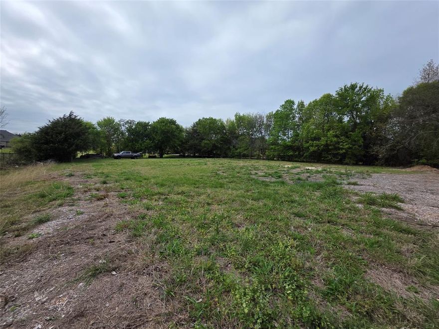 BRING YOUR OWN BUILDER — create your custom dream home on this exceptional half-acre lot in Fairview. Buildable lots in Lovejoy ISD (top-ranked in TX) are rare. Previous home fully demolished, permits closed — saving time and cost. Soil report available. Water, electric, gas, and AT&T fiber at property line (verify service). Flat lot lined with mature trees for natural privacy. Surrounded by million-dollar customs. No HOA. Build standard, ICF, SIPs, Passive House, net-zero, whatever fits your vision.
Puster Elementary: 3 min
Sloan Creek Intermediate: 2 min
Allen Premium Outlets: 10 min
US-75 - SH-121: 5–10 min