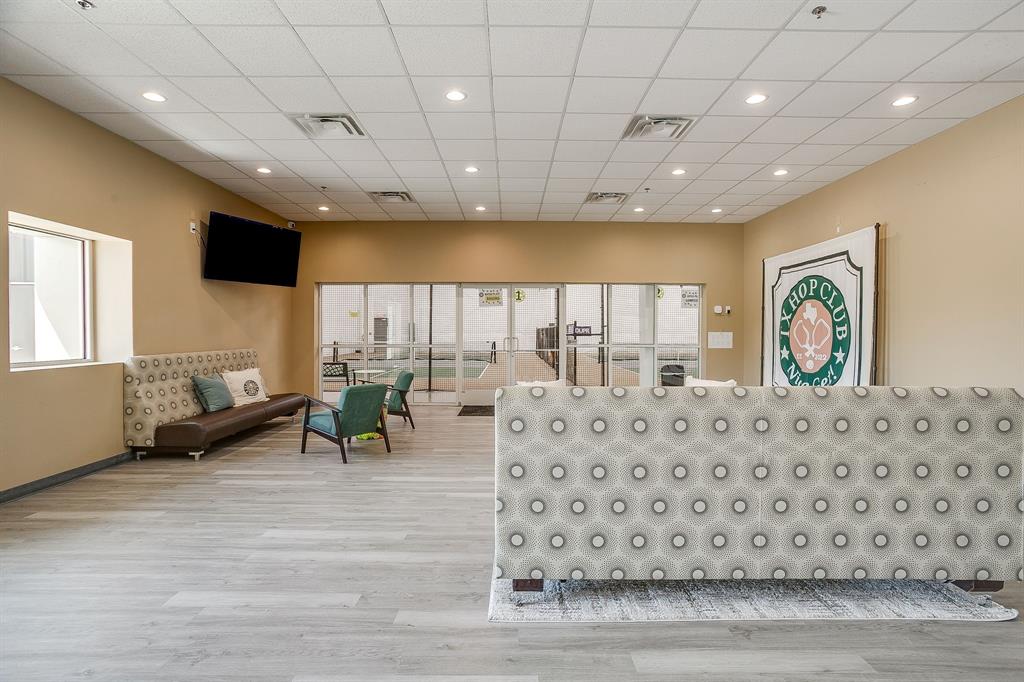 Corridor 51 Bus Center - Commercial Sale