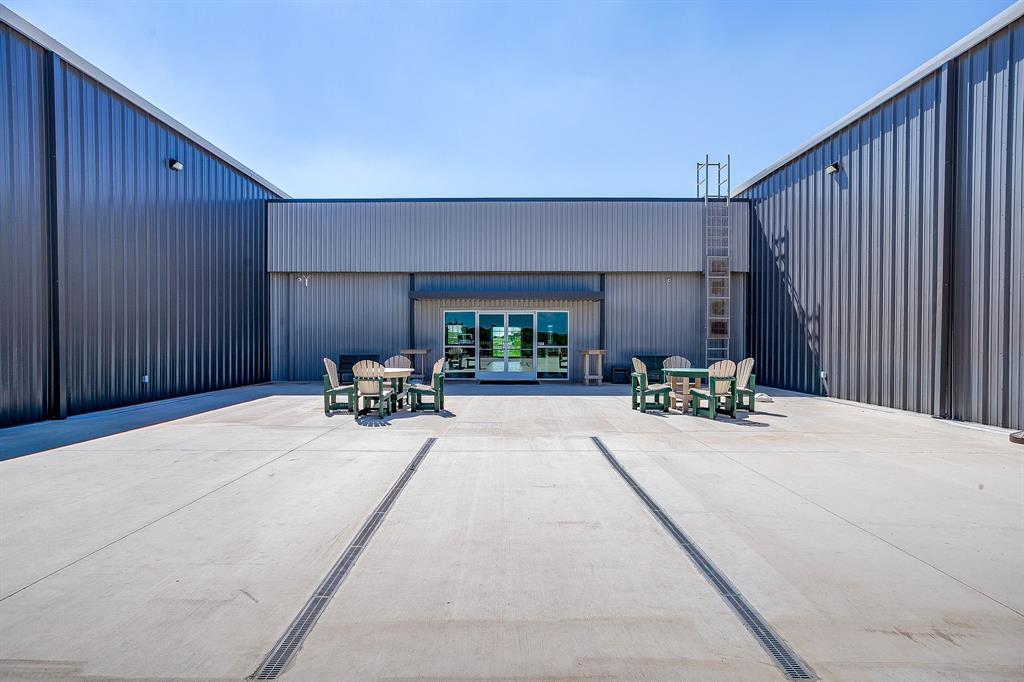 Corridor 51 Bus Center - Commercial Sale