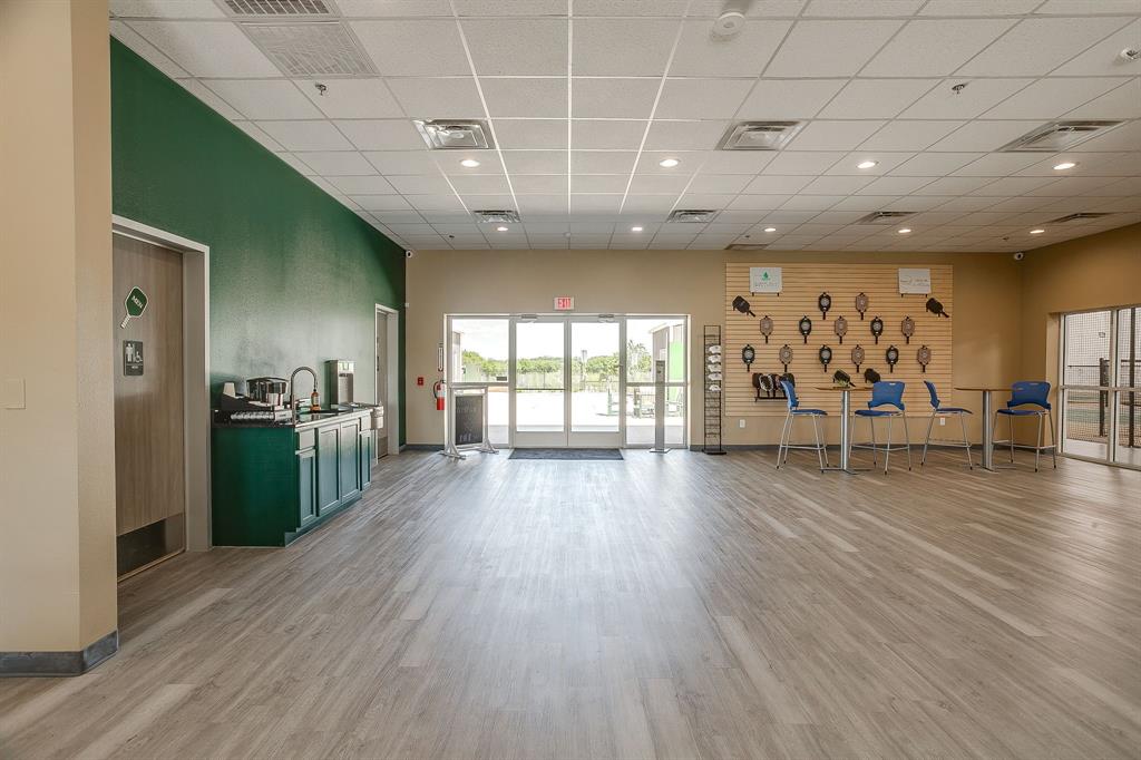 Corridor 51 Bus Center - Commercial Sale