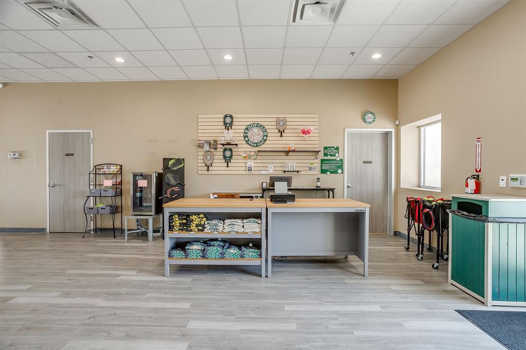 Corridor 51 Bus Center - Commercial Sale
