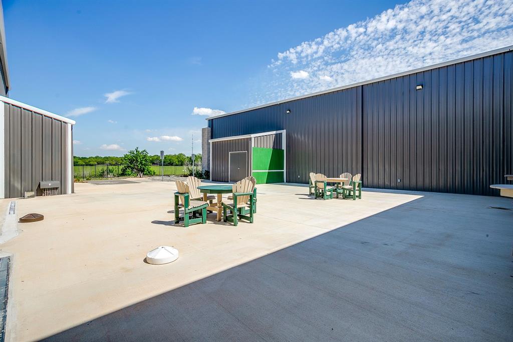 Corridor 51 Bus Center - Commercial Sale