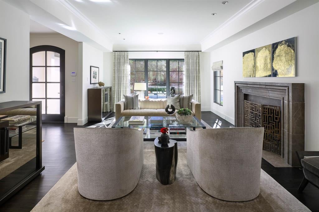6039 Waggoner Drive
