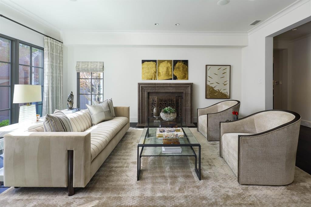 6039 Waggoner Drive