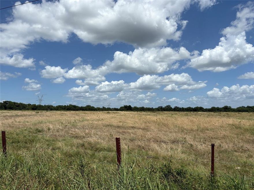 14± Acres – Vacant Land with Pond & County Road Frontage – Just One Hour East of Dallas
Explore approximately 14± acres of versatile Texas land, to be surveyed from a larger 87-acre tract. Whether you're planning to build your dream home, run cattle, enjoy weekend recreation, or establish a private hunting getaway, this property has the potential to fit your vision.
Located just one hour east of Dallas, the land features:
County Road Frontage – Easy year-round access
Pond – Great for livestock, wildlife, or fishing
Open Pasture – Ideal for grazing, homesite, or future improvements
Hunting Potential – Attracts deer and other native game
Unimproved Terrain – A blank slate for your rural goals
Estimated property lines included in associated documents.
Don’t miss this opportunity to own a manageable piece of Texas countryside with excellent potential—perfect for homesteading, hunting, or quiet weekends away.