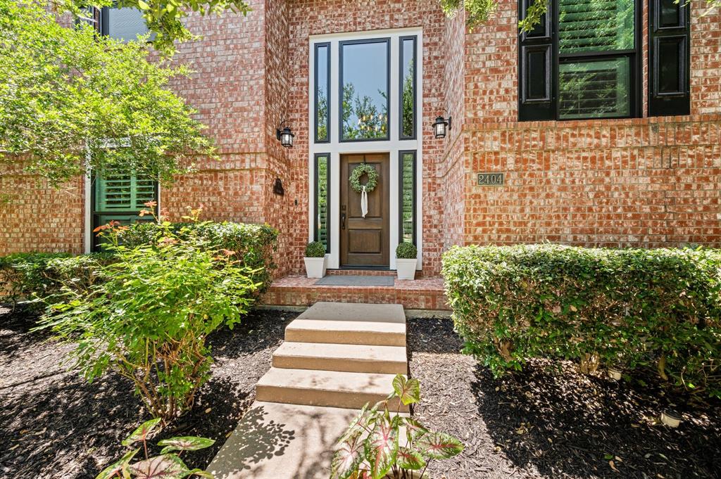2404 Southern Oak Drive