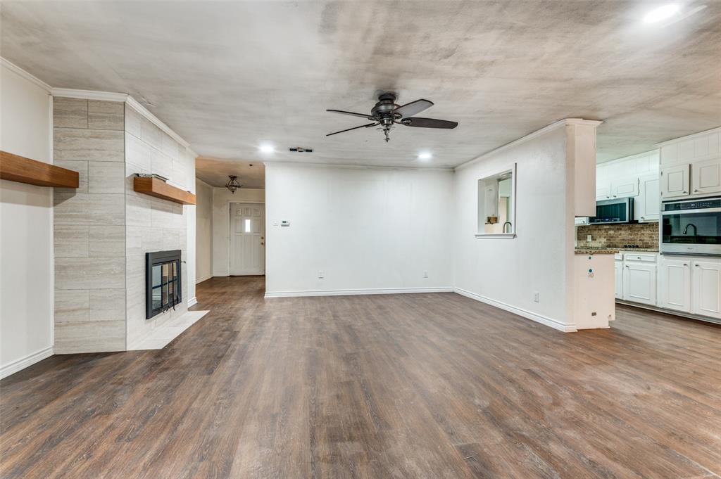 1332 W Redbud Drive