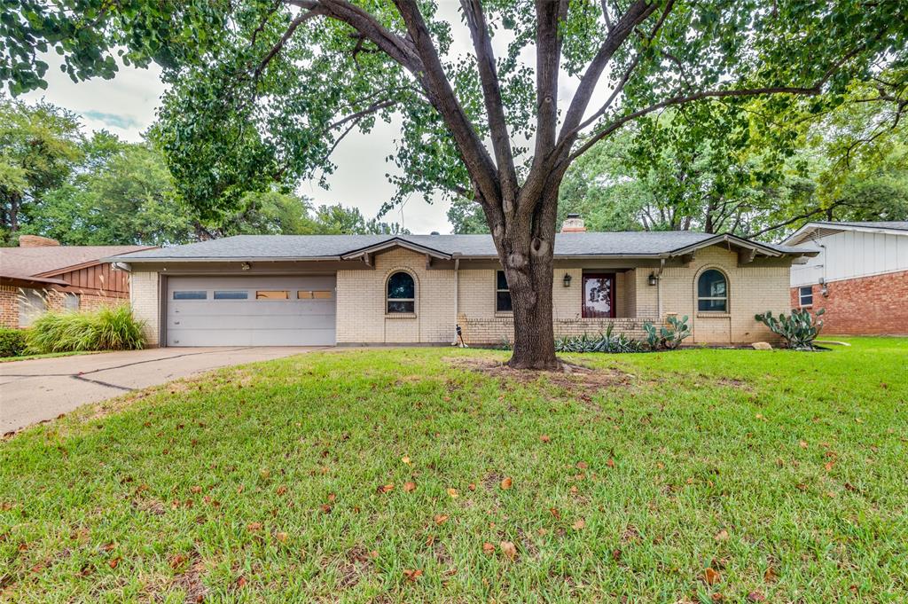 1332 W Redbud Drive