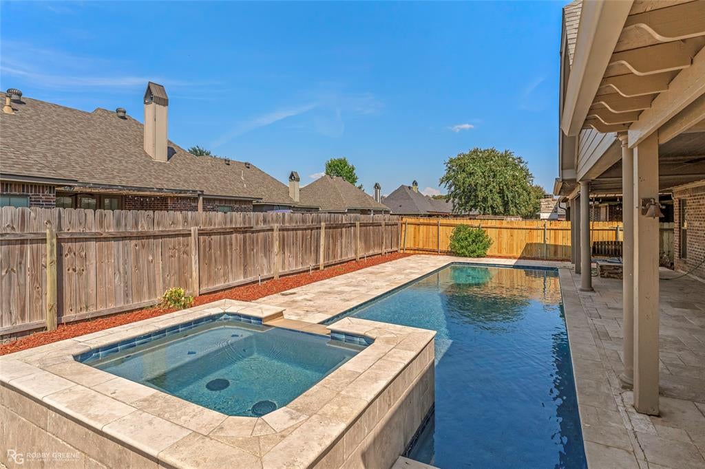 814 Dumaine Drive