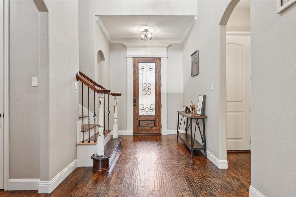 235 Williamsburg Lane