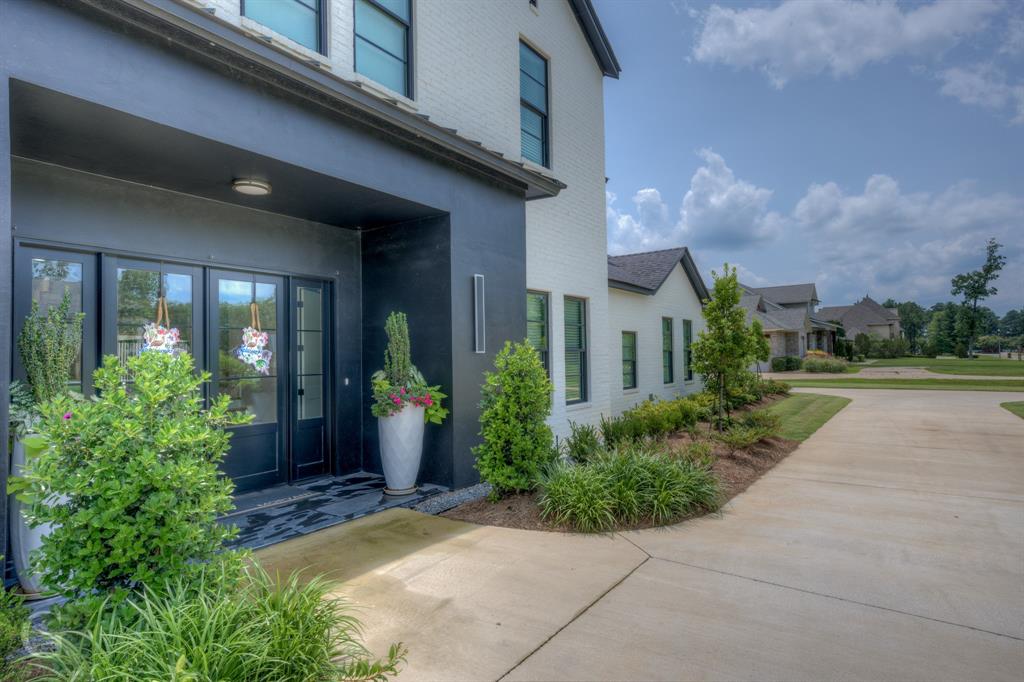 1035 Lochinvar Lane