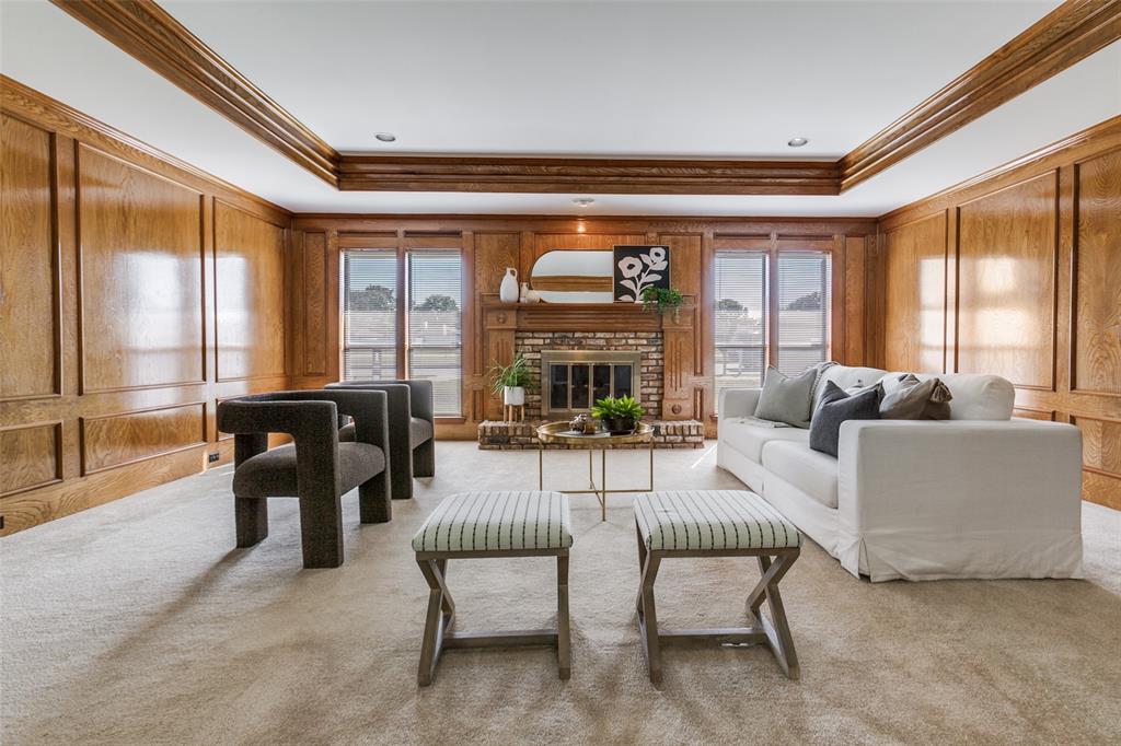 1119 E Spring Valley Road