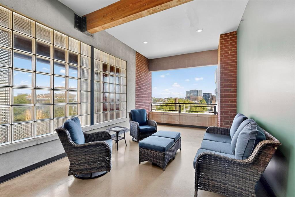 2502 Live Oak Street 330