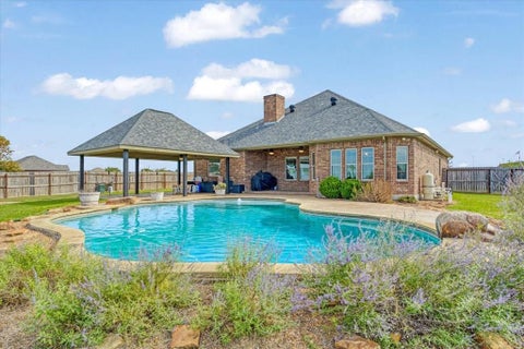 Photo of 203 Frio Street, Bells, TX 75414 (MLS # 21415945)