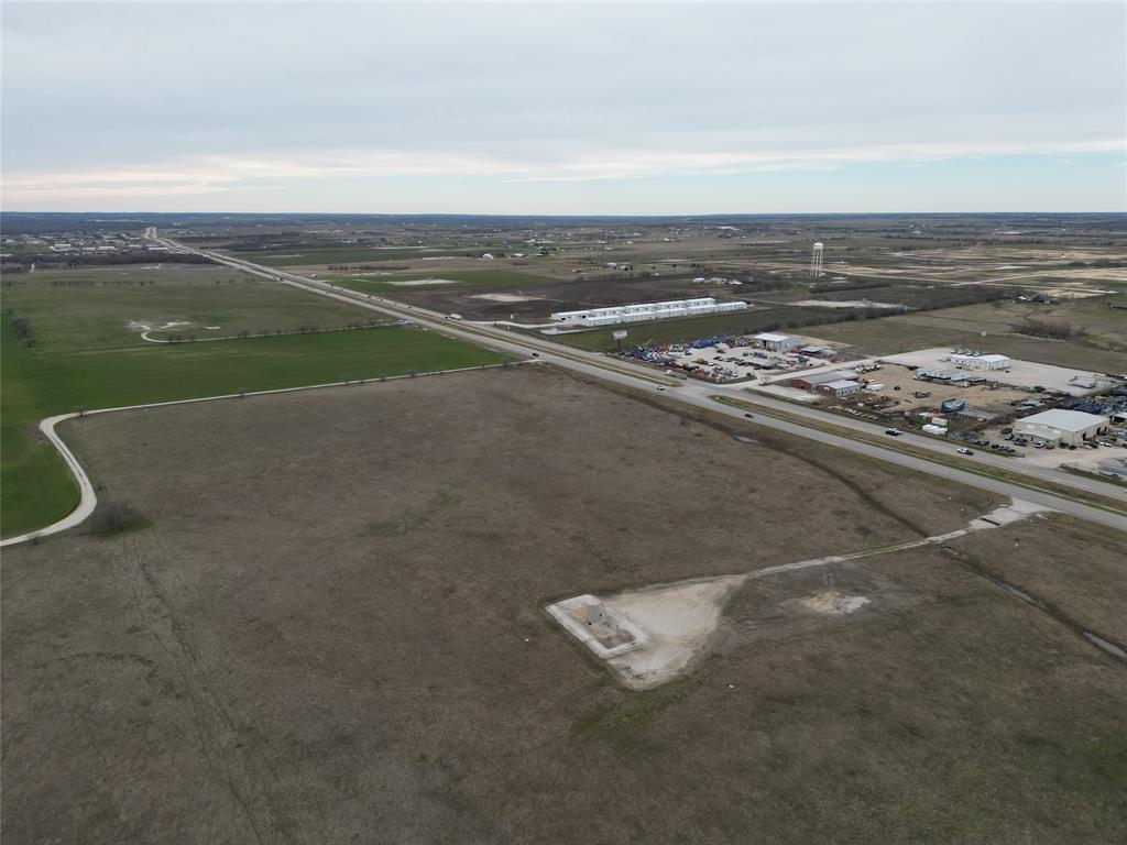 22 acres W US 380