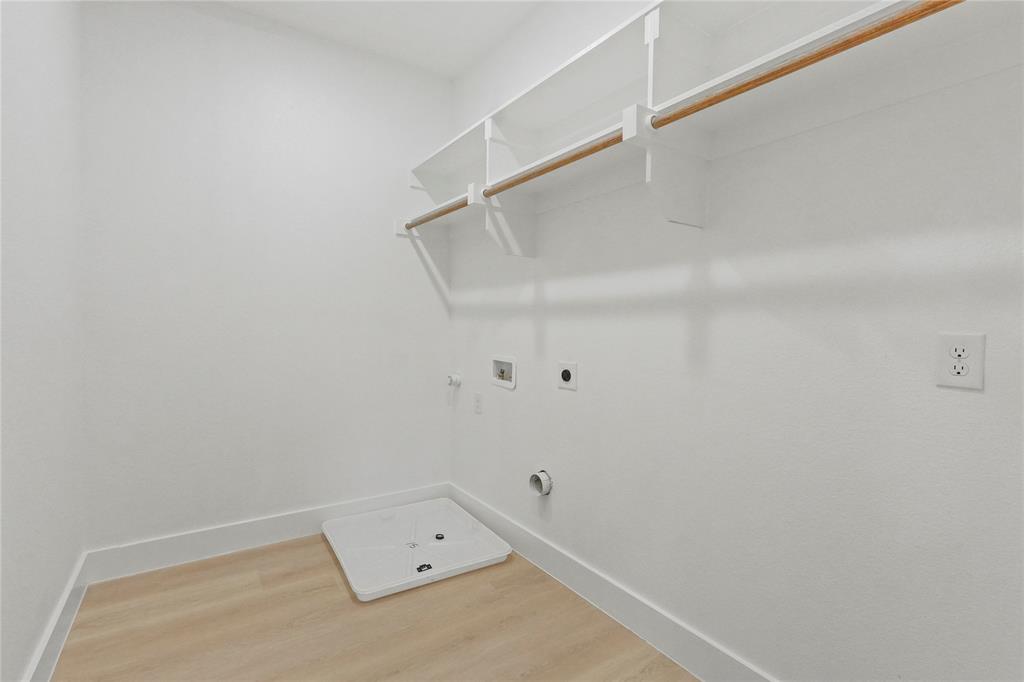 EAGLE FORD GARDENS - Residential