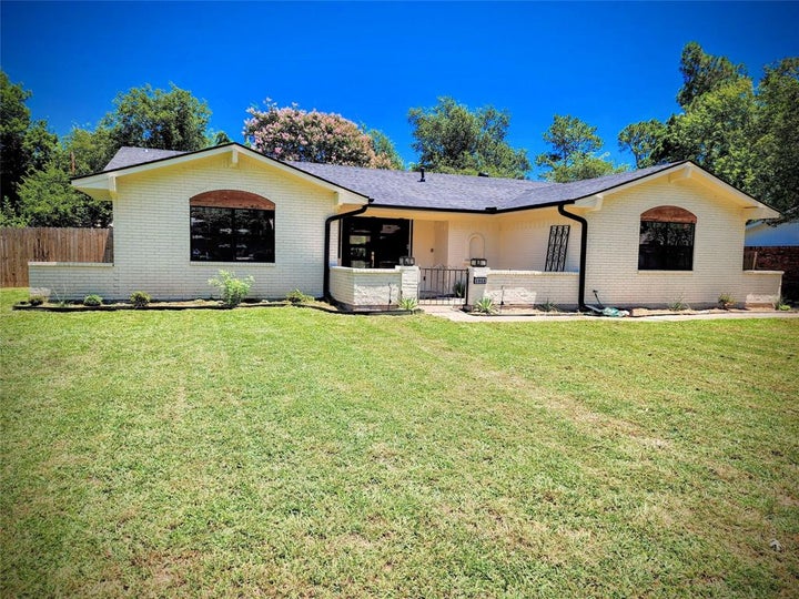 Photo 1 of 20 — 2908 Washington Street, Commerce, TX 75428