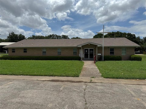 Photo of 2801 Elm Street, Denton, TX 76201 (MLS # 21396107)