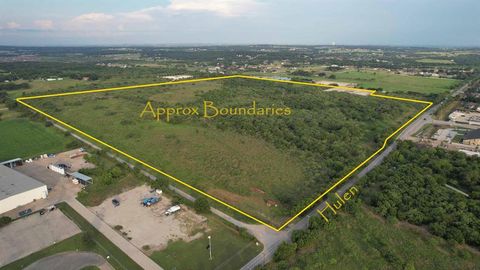 1565 SW Hulen Street Burleson TX 76028