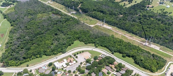 3202 GUTHRIE RD, GARLAND, TX 75043 - Image 2d9a54a76e26237072eaba0645ca7bfb/3884702081
