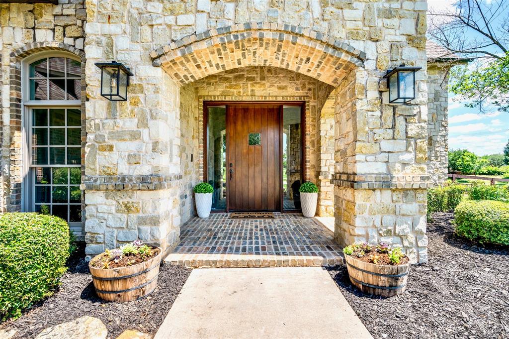 800 Manor Drive
