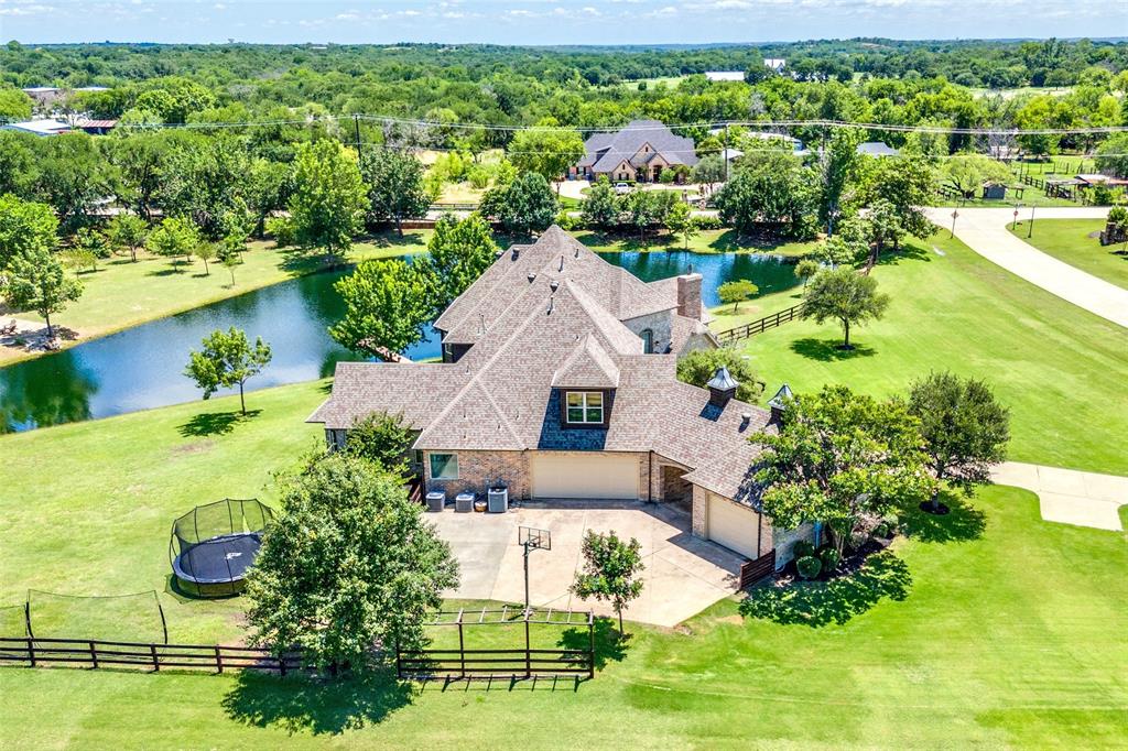 800 Manor Drive