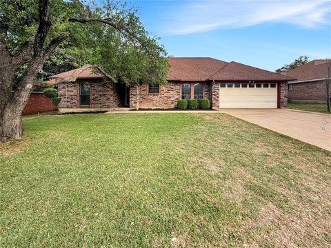 1302 Belvon Place Cleburne TX 76033