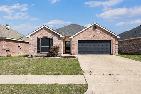 Photo of 12233 Hunters Knoll Drive, Fort Worth, TX 76028 (MLS # 21195964)