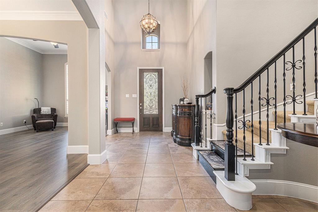 901 Fannin Drive