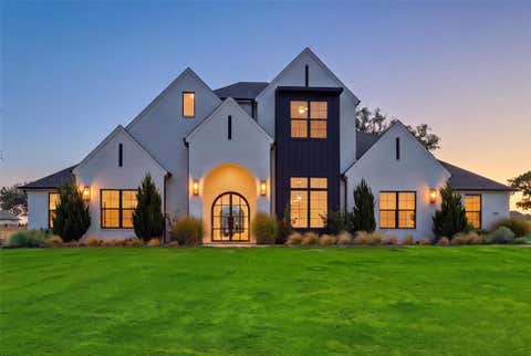 Photo of 3022 Southern Rise Court, Granbury, TX 76049 (MLS # 21368927)