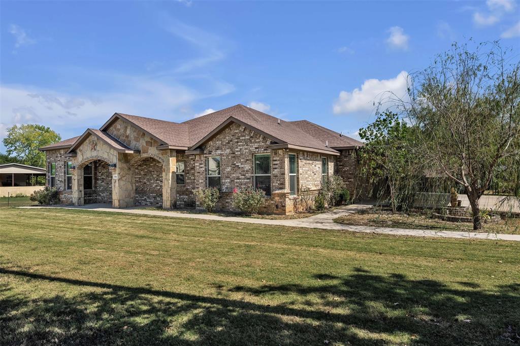 916 County Road 913
