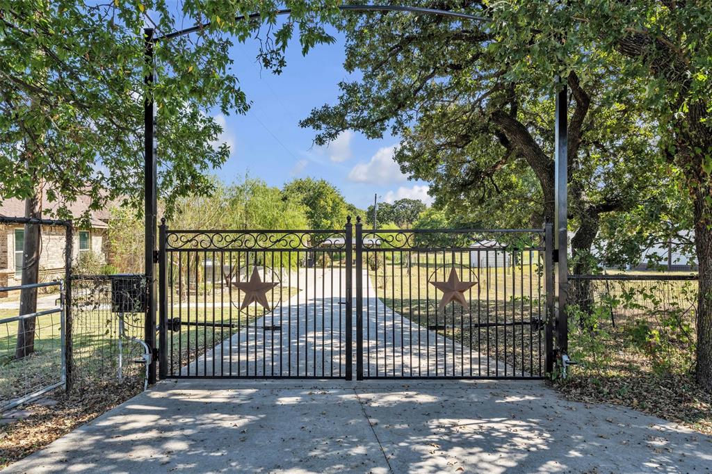 916 County Road 913
