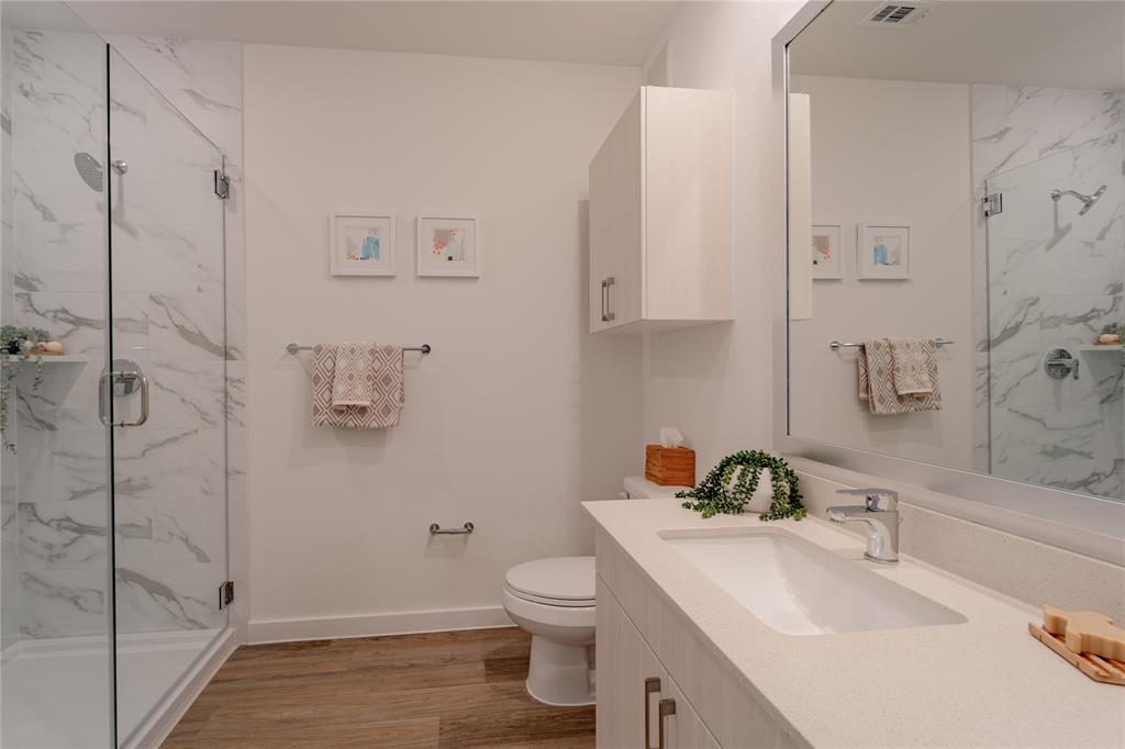 Dallas Land & Loan 02 - Residential Lease