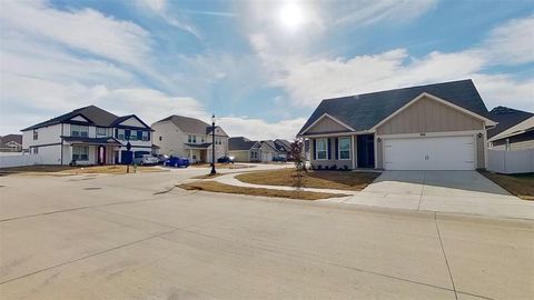 Photo of 8998 Fair Oaks Drive, Aubrey, TX 76227 (MLS # 21211325)