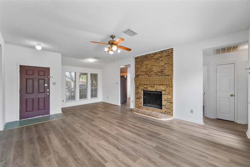 Photo of 2600 Waterloo Lane, Mesquite, TX 75181 (MLS # 21236299)